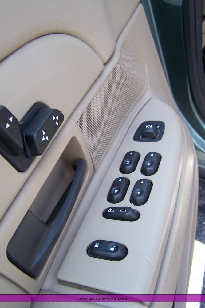 image for item 8498 2005 Ford Crown Victoria Police Interceptor