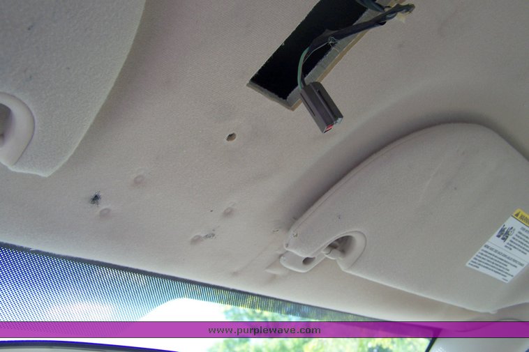 image for item 8498 2005 Ford Crown Victoria Police Interceptor