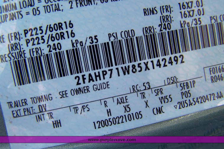 image for item 8498 2005 Ford Crown Victoria Police Interceptor