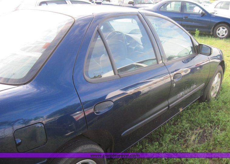 image for item 3810 2000 Chevrolet Cavalier