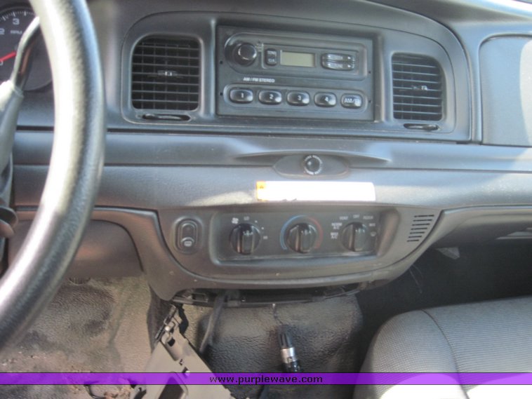 image for item 3813 2006 Ford Crown Victoria Police Interceptor