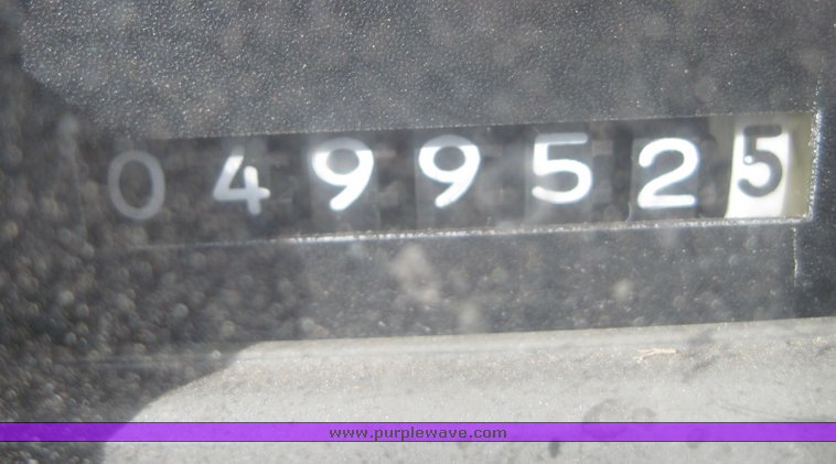 image for item 3814 2002 International 4700 dump truck