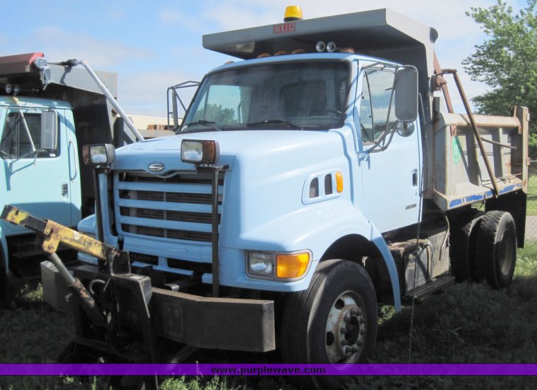 image for item 3815 1999 Sterling L8501 dump truck