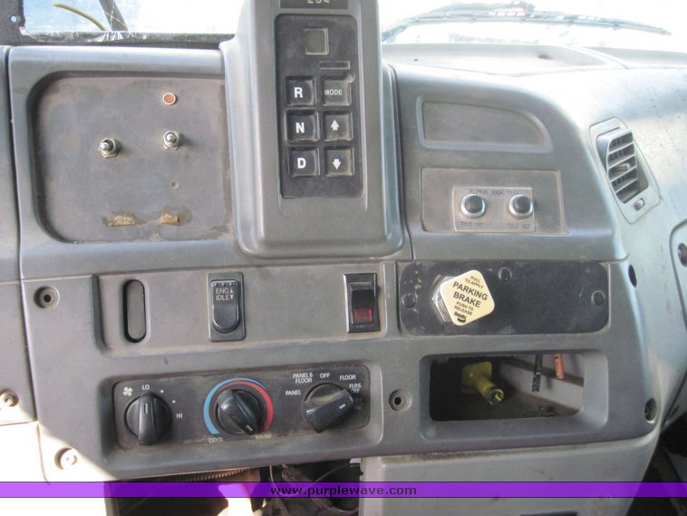 image for item 3815 1999 Sterling L8501 dump truck