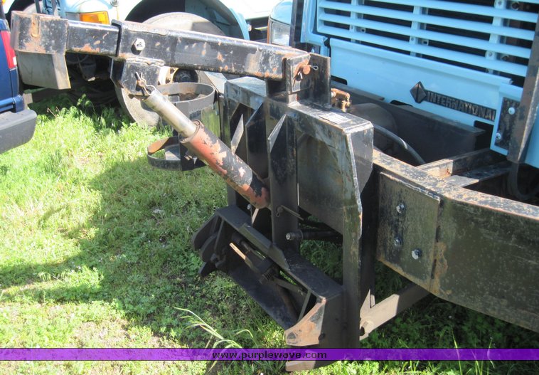 image for item 3817 2000 International Series 4700  dump truck