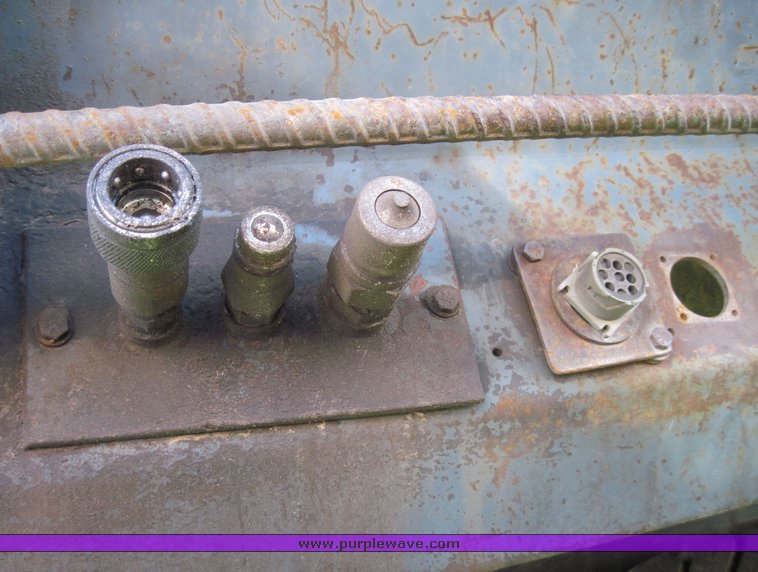 image for item 3818 2000 International Series 4700 dump truck