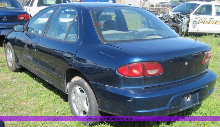 image for item 3822 2002 Chevrolet Cavalier