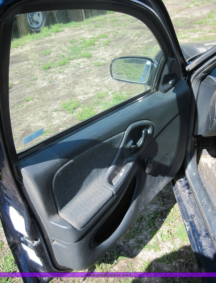 image for item 3825 2002 Chevrolet Cavalier