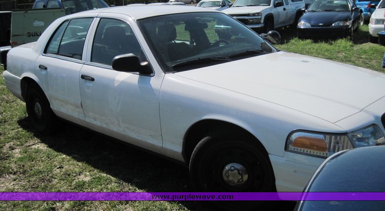 image for item 3826 2006 Ford Crown Victoria Police Interceptor