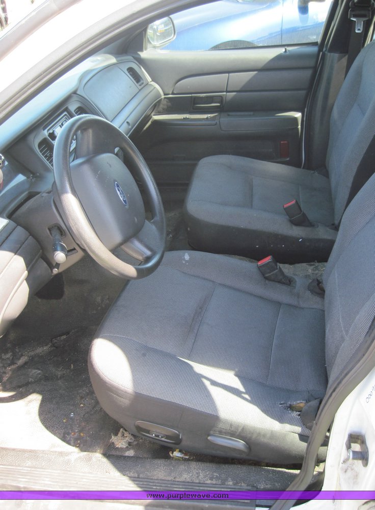 image for item 3826 2006 Ford Crown Victoria Police Interceptor