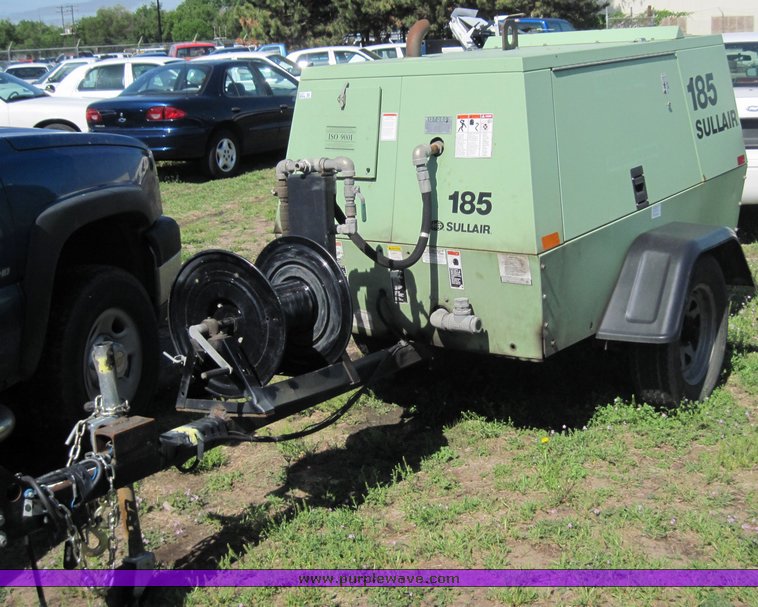 image for item 3827 2001 Sullair air compressor