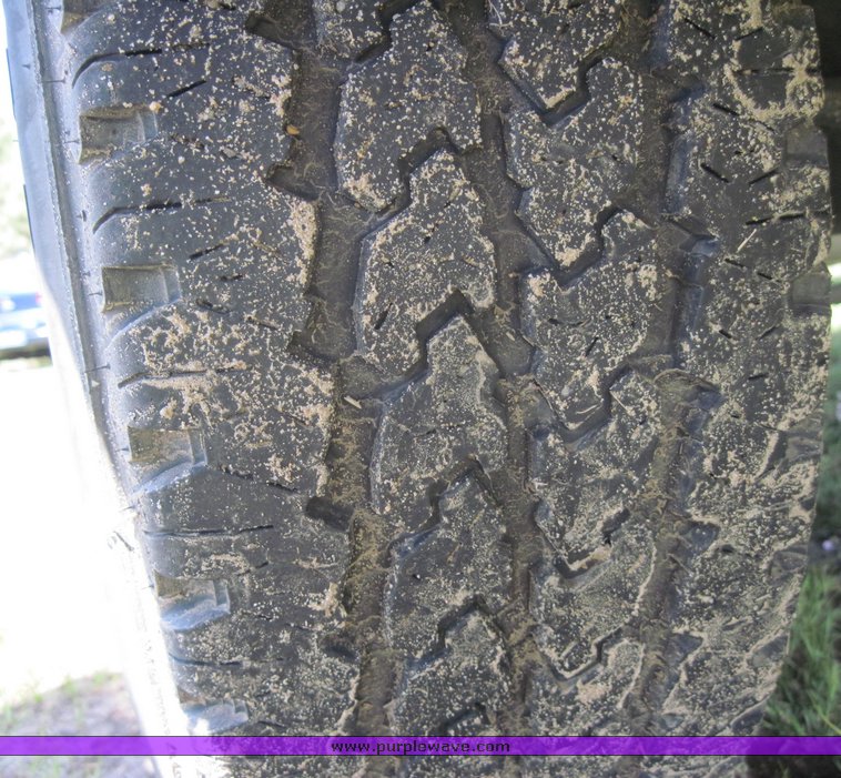 image for item 3828 2004 Chevrolet K2500HD Silverado