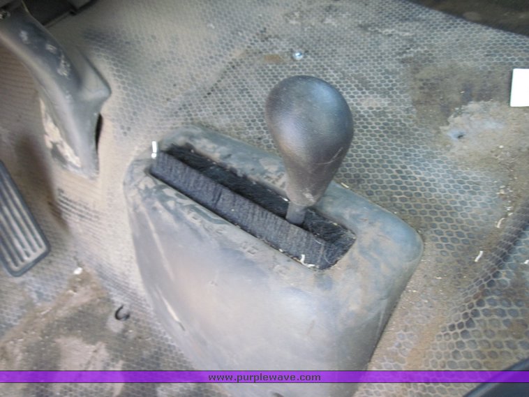 image for item 3828 2004 Chevrolet K2500HD Silverado