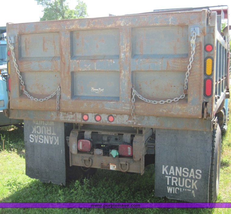 image for item 3830 2002 International Series 4700 dump truck