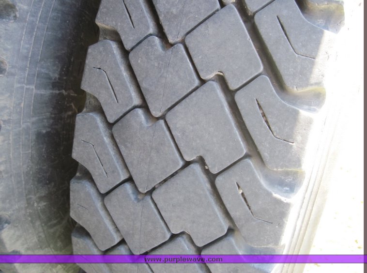 image for item 3830 2002 International Series 4700 dump truck