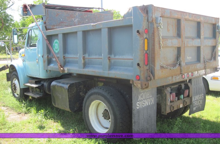 image for item 3830 2002 International Series 4700 dump truck