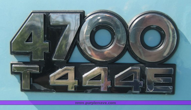 image for item 3830 2002 International Series 4700 dump truck