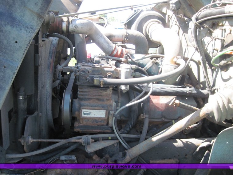 image for item 3830 2002 International Series 4700 dump truck