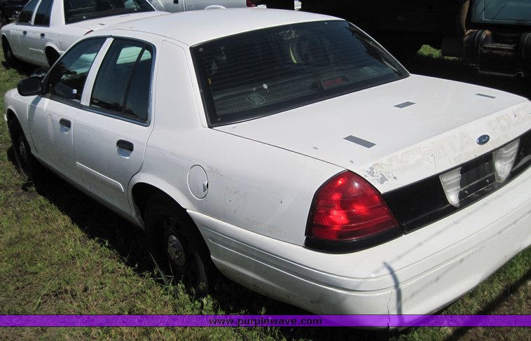 image for item 3831 2006 Ford Crown Victoria Police Interceptor