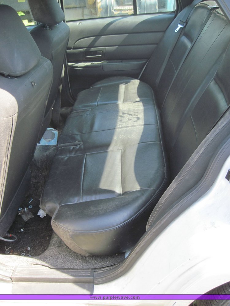 image for item 3831 2006 Ford Crown Victoria Police Interceptor