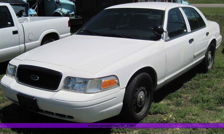 image for item 3832 2006 Ford Crown Victoria Police Interceptor