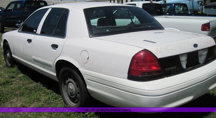 image for item 3832 2006 Ford Crown Victoria Police Interceptor