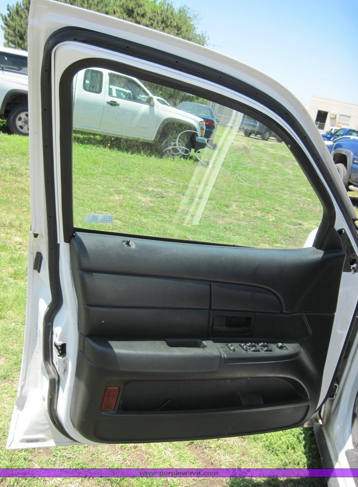 image for item 3832 2006 Ford Crown Victoria Police Interceptor