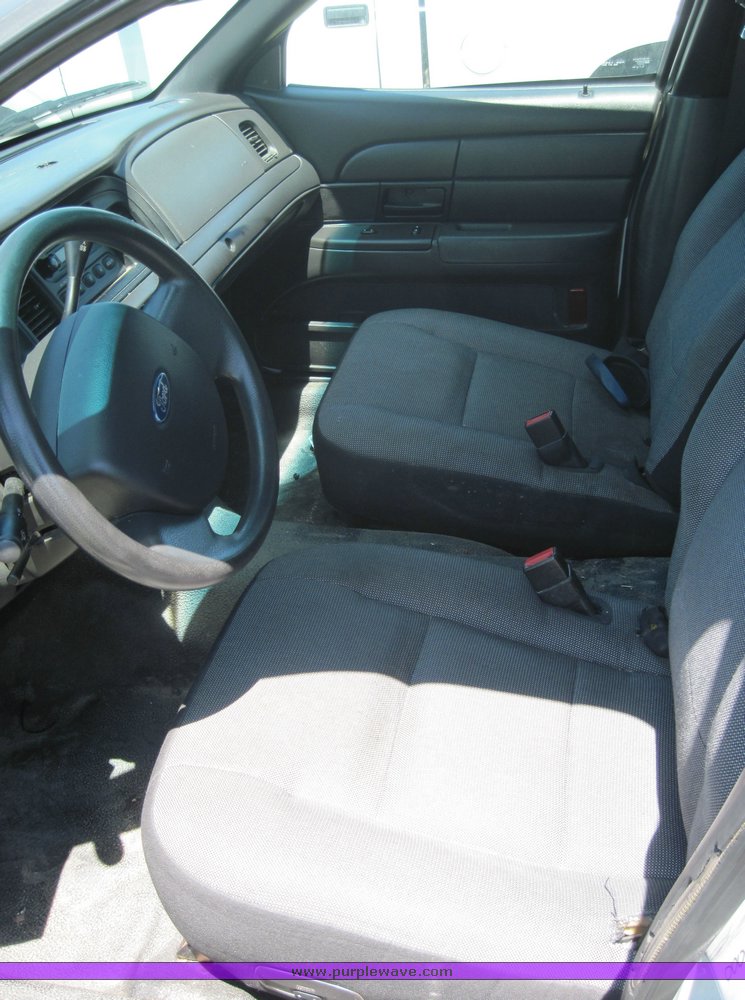 image for item 3832 2006 Ford Crown Victoria Police Interceptor