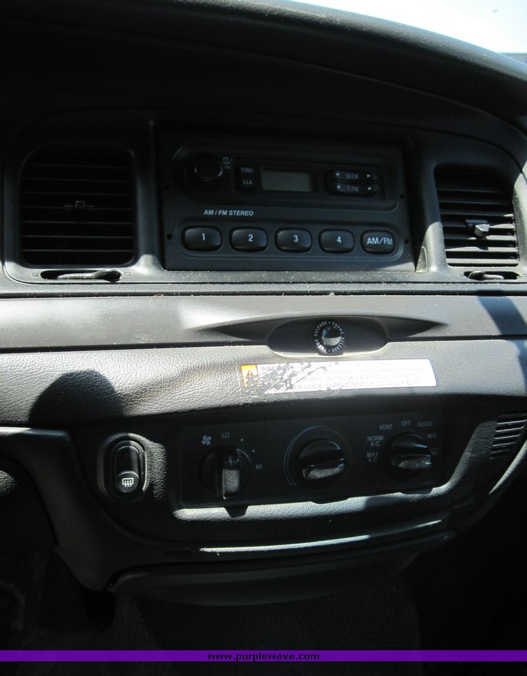 image for item 3832 2006 Ford Crown Victoria Police Interceptor