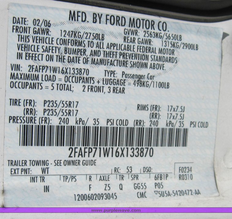 image for item 3832 2006 Ford Crown Victoria Police Interceptor