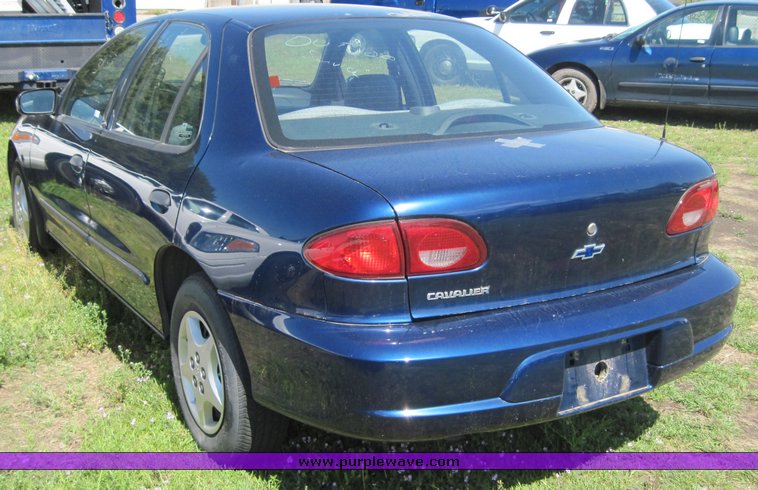 image for item 3833 2002 Chevrolet Cavalier