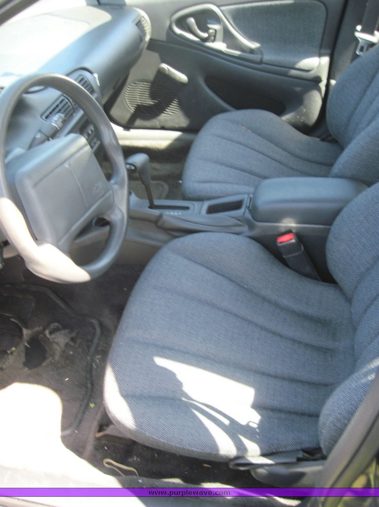 image for item 3833 2002 Chevrolet Cavalier