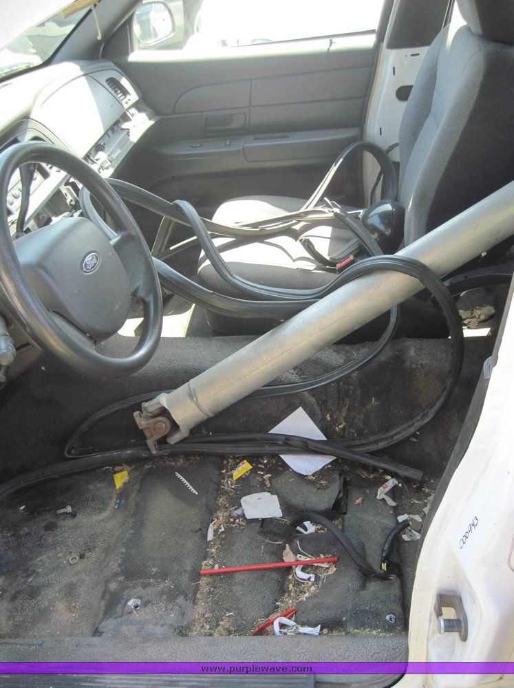 image for item 3836 2006 Ford Crown Victoria Police Interceptor