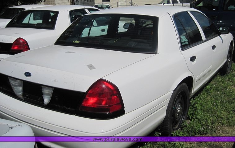 image for item 3838 2006 Ford Crown Victoria Police Interceptor