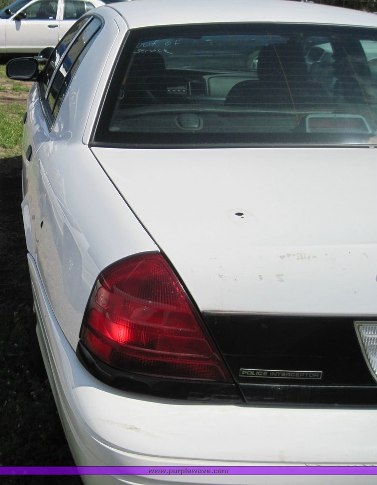 image for item 3840 2006 Ford Crown Victoria Police Interceptor