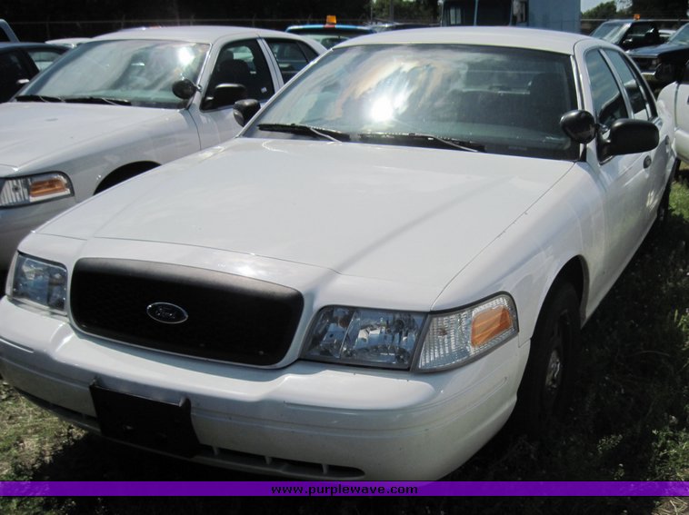 image for item 3841 2006 Ford Crown Victoria Police Interceptor