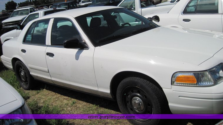 image for item 3841 2006 Ford Crown Victoria Police Interceptor