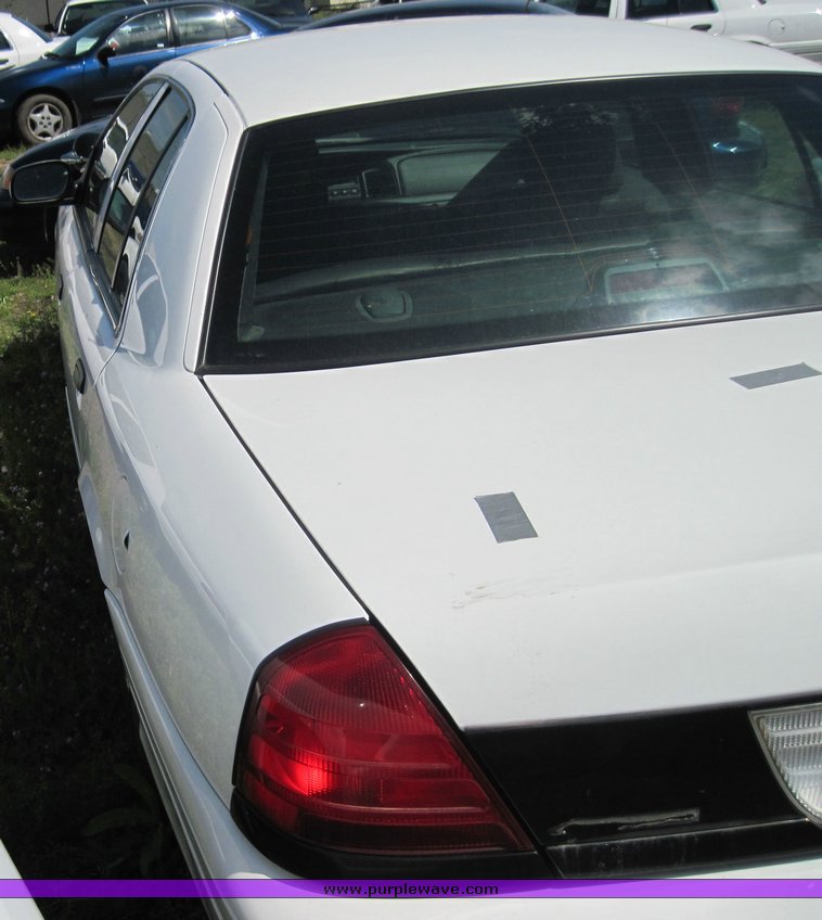 image for item 3841 2006 Ford Crown Victoria Police Interceptor