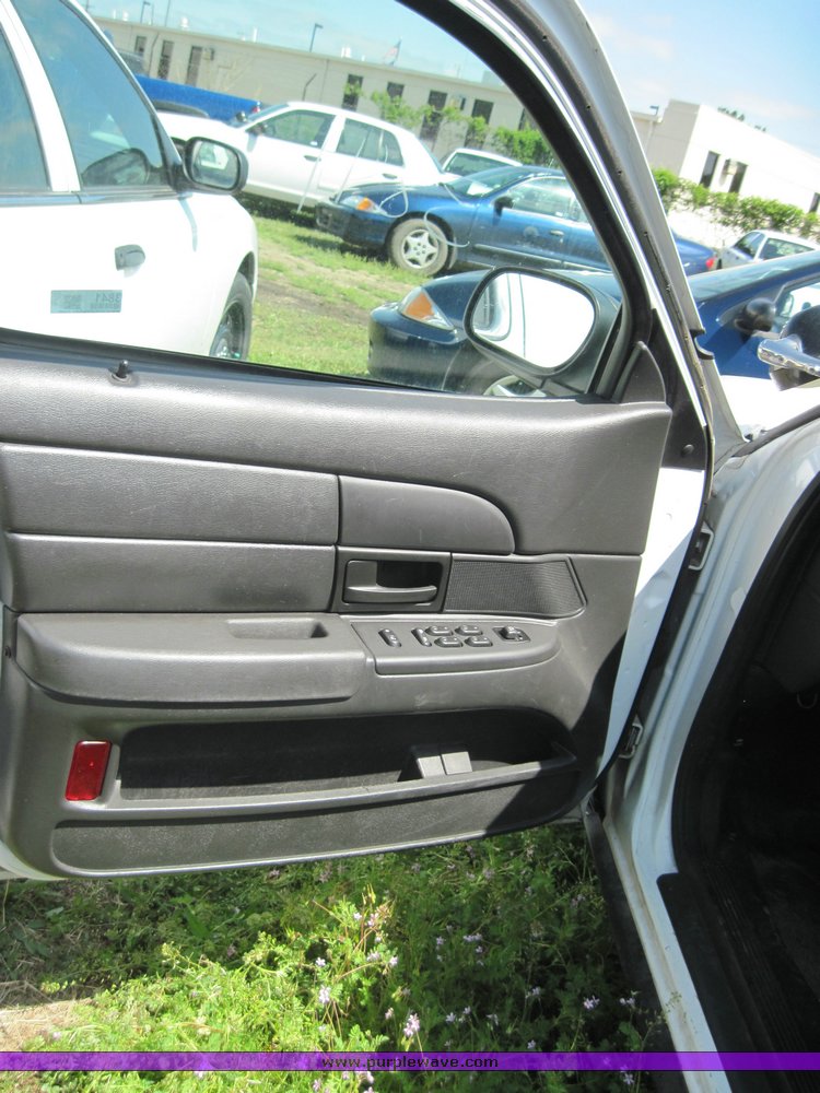image for item 3841 2006 Ford Crown Victoria Police Interceptor