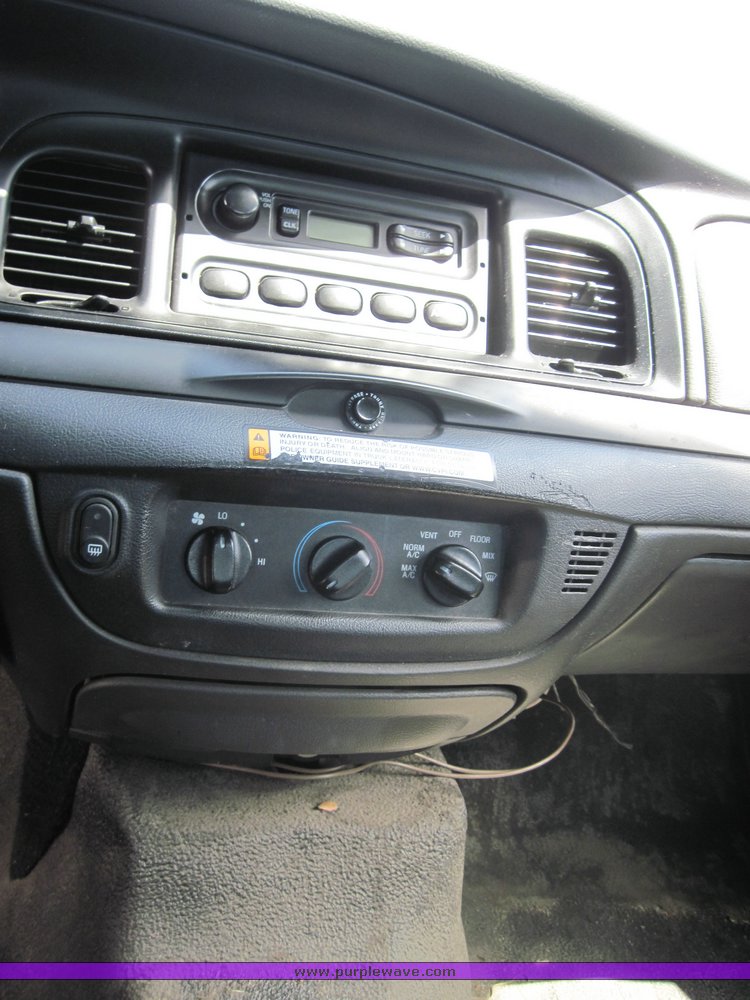 image for item 3841 2006 Ford Crown Victoria Police Interceptor