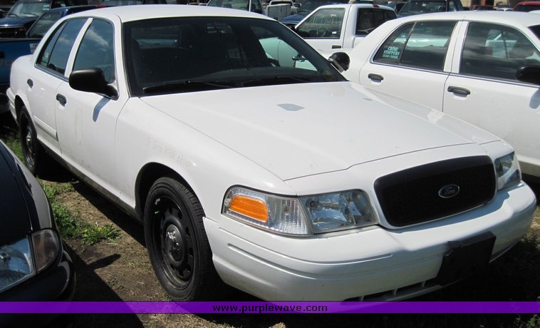 image for item 3842 2006 Ford Crown Victoria Police Interceptor