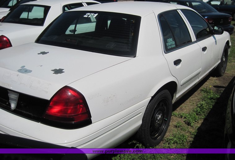 image for item 3842 2006 Ford Crown Victoria Police Interceptor