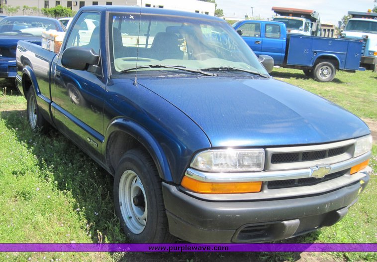 image for item 3845 1998 Chevrolet S10