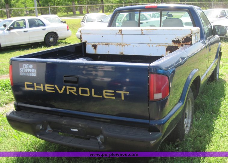 image for item 3845 1998 Chevrolet S10