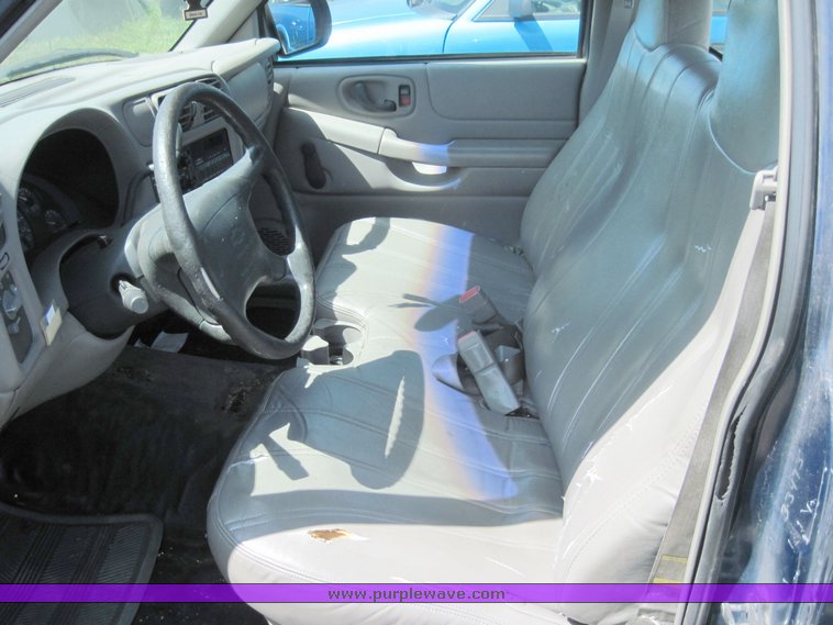 image for item 3845 1998 Chevrolet S10