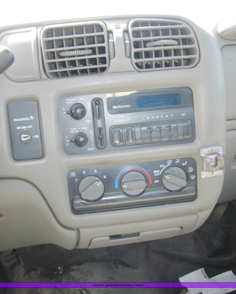 image for item 3845 1998 Chevrolet S10