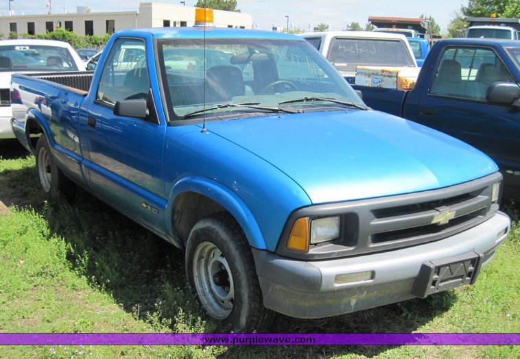 image for item 3846 1994 Chevrolet S10