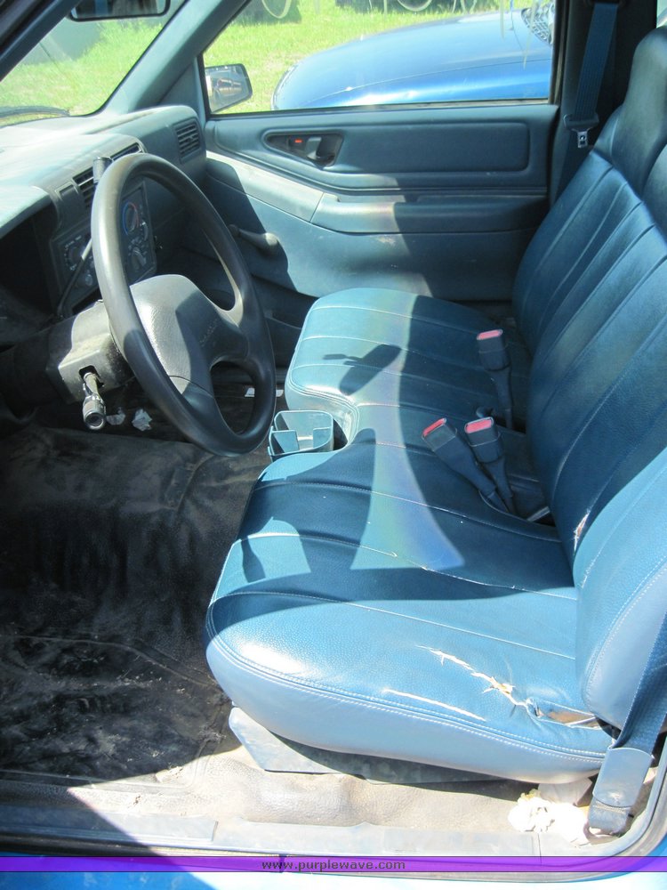 image for item 3846 1994 Chevrolet S10