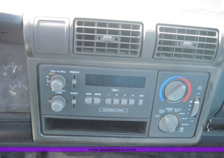 image for item 3846 1994 Chevrolet S10