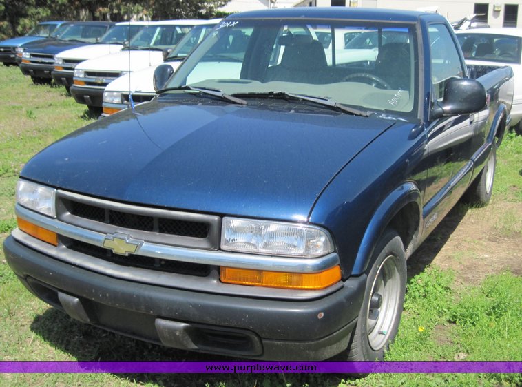 image for item 3847 1998 Chevrolet S10
